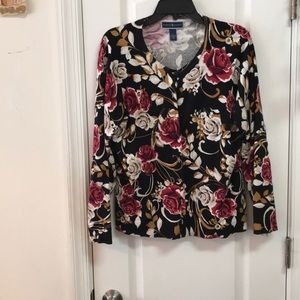 Like New black floral print sweater, long sleeves